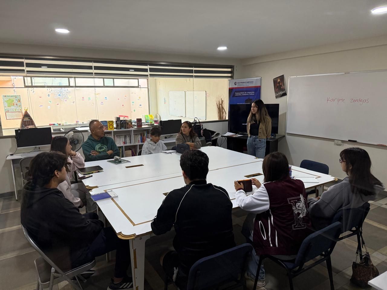 Clase de francés en grupo en el instituto, en Pachuca